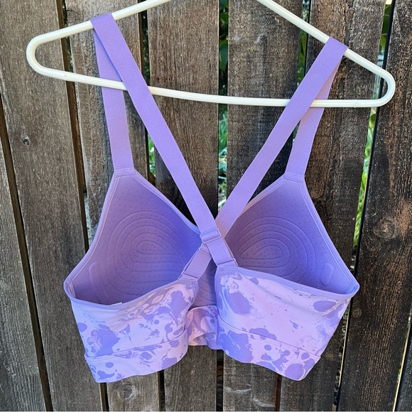 Under Armour Continuum Mid Printed Sports Bra In Purple Sz 1X/48/50/1X - Picture 3 of 12